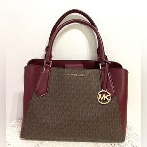MICHAEL KORS Kimberly Signature EW Satchel Burgundy & Brown Leather 35F9GKFS7V